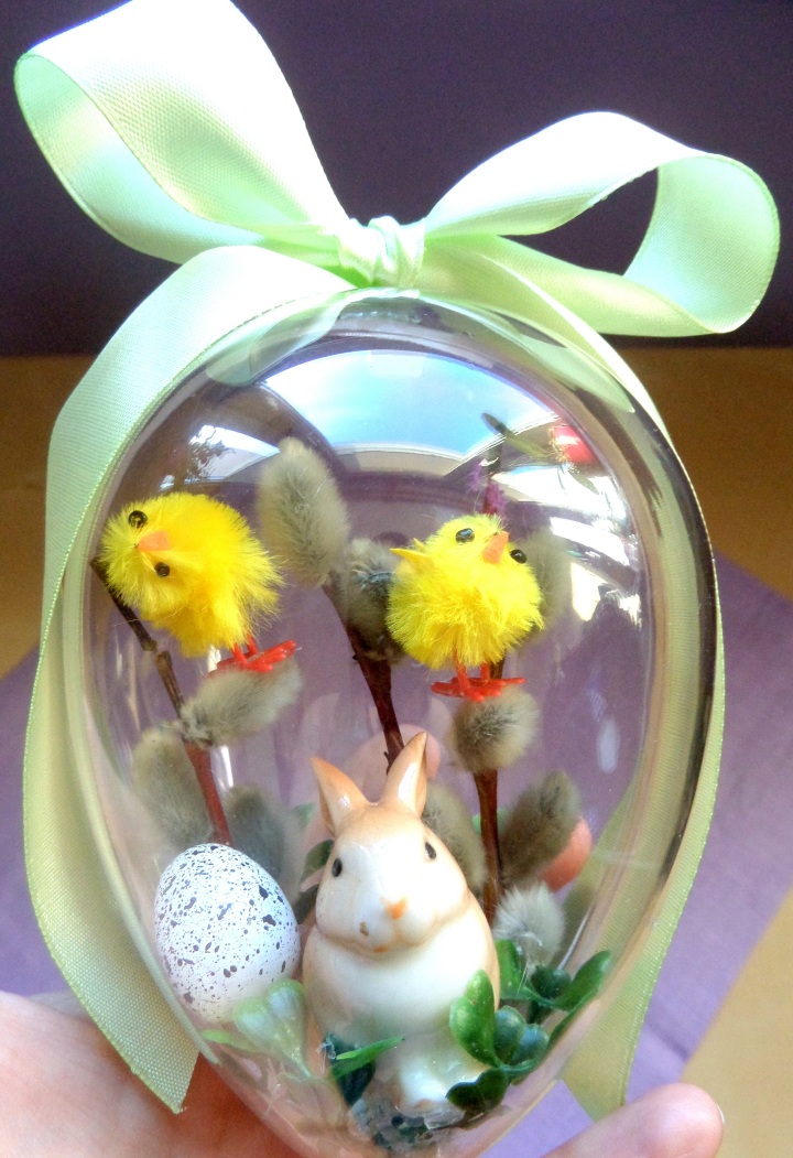 Przeźroczyste jajko na Wielkanoc
